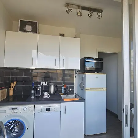 Apartamento Charming With Private Parking